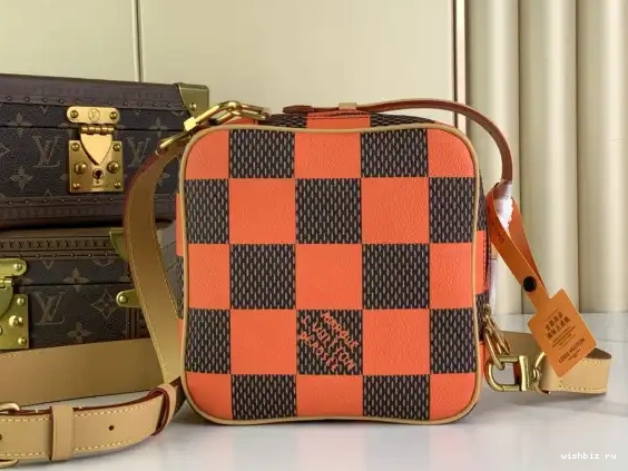 WIS VUITTON Messenger-24*24*8CM Chess LOUIS 0525